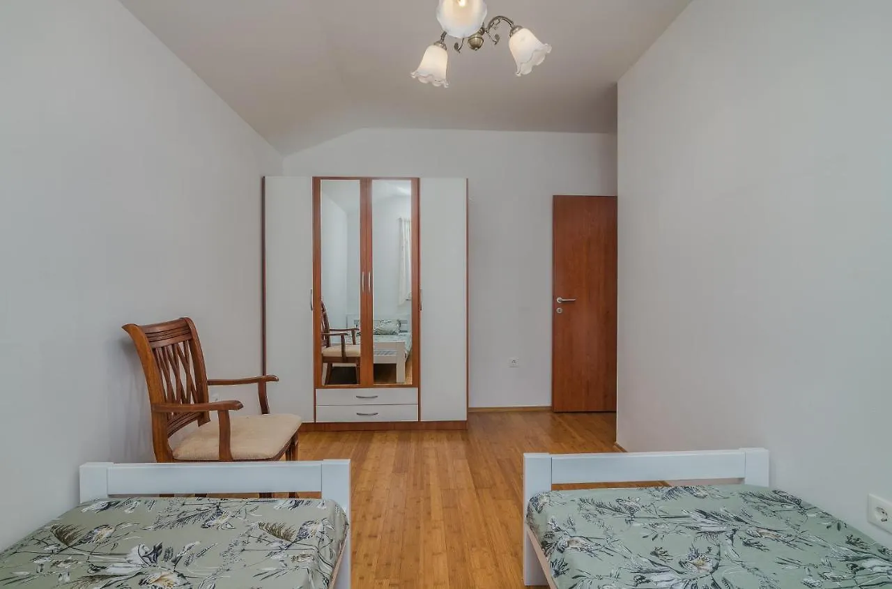 Apartment Drago Cizici 0*,